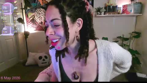 Snapshot of gunzinrose chatting on 05-16-26, 03:11 Kylie online show from 05-16-26, 03:11