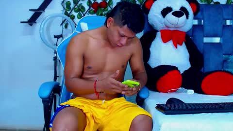 Hakim online show from 10-19-25, 03:12