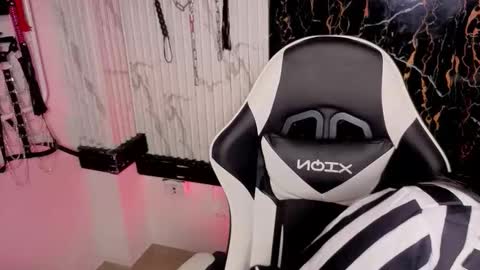 Miss online show from 10-29-25, 04:09