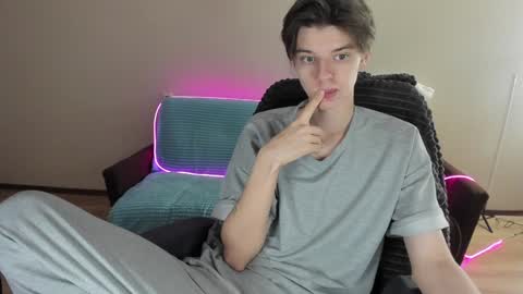 Snapshot of guy_liam1 chatting on 12-05-24, 08:22 guy_liam1 online show from 12-05-24, 08:22