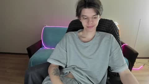 Snapshot of guy_liam1 chatting on 12-29-24, 07:43 guy_liam1 online show from 12-29-24, 07:43