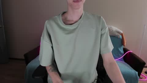 Snapshot of guy_liam1 chatting on 02-06-25, 02:15 guy_liam1 online show from 02-06-25, 02:15