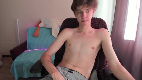 Snapshot of guy_liam1 chatting on 09-09-25, 12:48 guy_liam1 online show from 09-09-25, 12:48