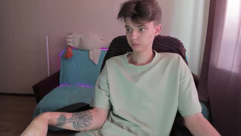 Snapshot of guy_liam1 chatting on 09-24-25, 01:47 guy_liam1 online show from 09-24-25, 01:47