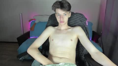 Snapshot of guy_liam1 chatting on 09-28-25, 07:30 guy_liam1 online show from 09-28-25, 07:30