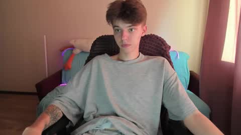 Snapshot of guy_liam1 chatting on 09-29-25, 02:44 guy_liam1 online show from 09-29-25, 02:44