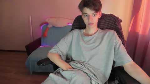 Snapshot of guy_liam1 chatting on 10-01-25, 03:18 guy_liam1 online show from 10-01-25, 03:18