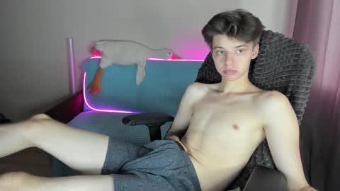Snapshot of guy_liam1 chatting on 10-13-25, 01:44 guy_liam1 online show from 10-13-25, 01:44