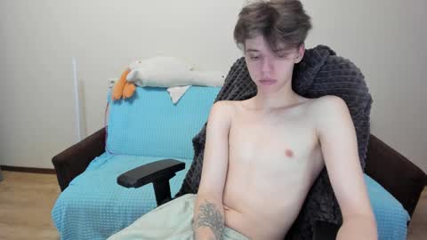 Snapshot of guy_liam1 chatting on 10-16-25, 08:37 guy_liam1 online show from 10-16-25, 08:37