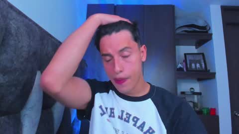 Snapshot of guy_twinks chatting on 01-22-25, 08:28 Gabriel online show from 01-22-25, 08:28