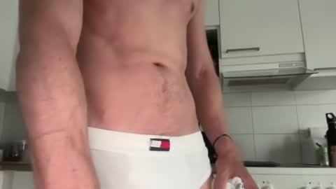Snapshot of guyfromfinland1981 chatting on 06-09-26, 04:57 NaughtyFitHusband online show from 06-09-26, 04:57