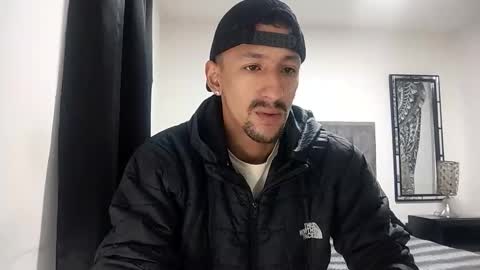 Snapshot of guykarim chatting on 03-08-26, 01:26 karim online show from 03-08-26, 01:26