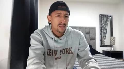 Snapshot of guykarim chatting on 03-13-26, 11:39 karim online show from 03-13-26, 11:39