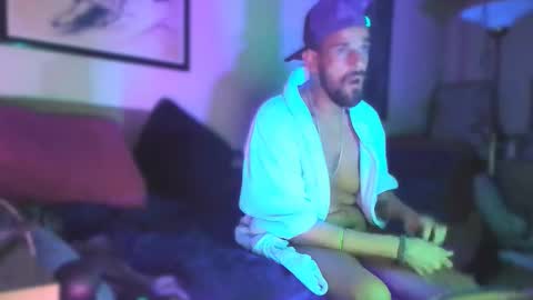 guyst049 online show from 03-08-26, 06:34