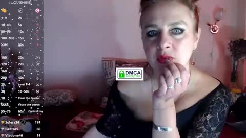 Gwendolyn Essie online show from 01-29-25, 09:12