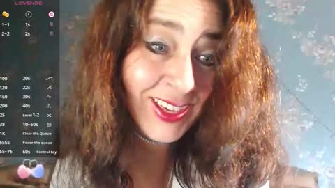 Gwendolyn Essie online show from 10-04-25, 09:46