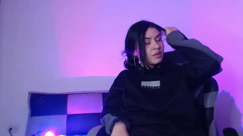 gwenhazel online show from 11-26-25, 11:22