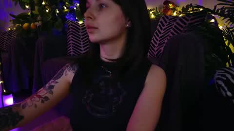 Snapshot of gwenhilton chatting on 03-05-25, 05:50 gwenhilton online show from 03-05-25, 05:50