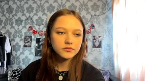 Snapshot of gwynethoverdick chatting on 05-22-26, 08:10 Nika Kova online show from 05-22-26, 08:10