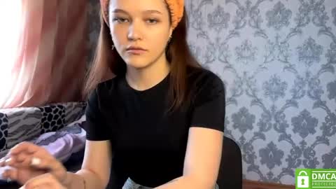 Snapshot of gwynethoverdick chatting on 05-25-26, 08:09 Nika Kova online show from 05-25-26, 08:09
