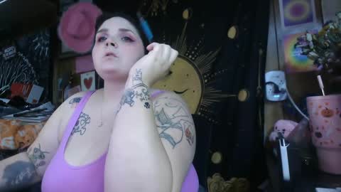 Snapshot of gxddess_fe chatting on 10-01-25, 01:22 Goddess Fe online show from 10-01-25, 01:22