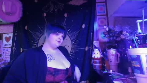 Snapshot of gxddess_fe chatting on 11-25-25, 04:34 Goddess Fe online show from 11-25-25, 04:34