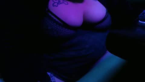 Snapshot of gxddess_fe chatting on 11-26-25, 01:17 Goddess Fe online show from 11-26-25, 01:17