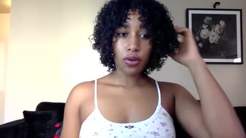 Snapshot of gyalxoxo chatting on 12-18-25, 03:40 gyalxoxo online show from 12-18-25, 03:40