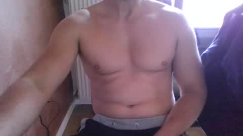 Snapshot of gymxxx_ chatting on 04-05-26, 11:29 gymxxx_ online show from 04-05-26, 11:29