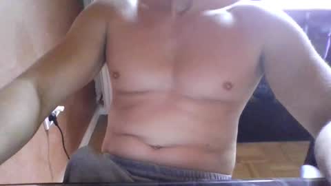 Snapshot of gymxxx_ chatting on 05-31-26, 08:54 gymxxx_ online show from 05-31-26, 08:54