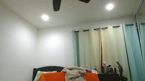 Snapshot of h0nest84 chatting on 12-26-24, 07:45 h0nest84 online show from 12-26-24, 07:45
