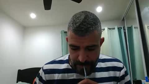 Snapshot of h0nest84 chatting on 03-09-25, 05:22 h0nest84 online show from 03-09-25, 05:22