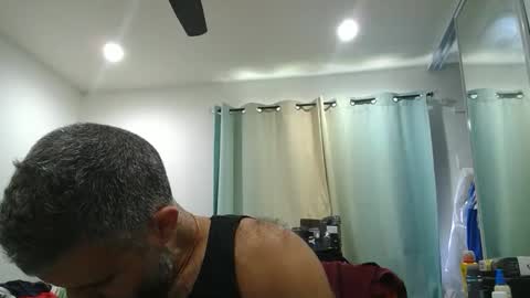 Snapshot of h0nest84 chatting on 10-04-25, 05:44 h0nest84 online show from 10-04-25, 05:44