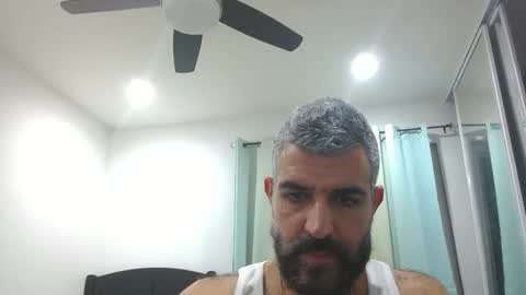 Snapshot of h0nest84 chatting on 10-25-25, 05:26 h0nest84 online show from 10-25-25, 05:26