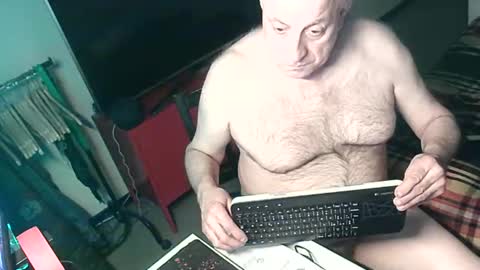 Snapshot of hacknoob62 chatting on 11-13-25, 07:35 hacknoob62 online show from 11-13-25, 07:35