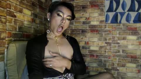 Snapshot of hadasam26 chatting on 02-05-25, 04:25 SAM online show from 02-05-25, 04:25