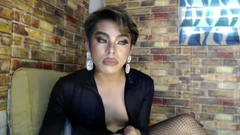 Snapshot of hadasam26 chatting on 02-10-25, 06:09 SAM online show from 02-10-25, 06:09