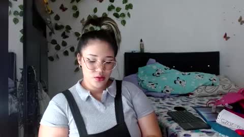 hader_wild21 online show from 02-11-25, 04:46