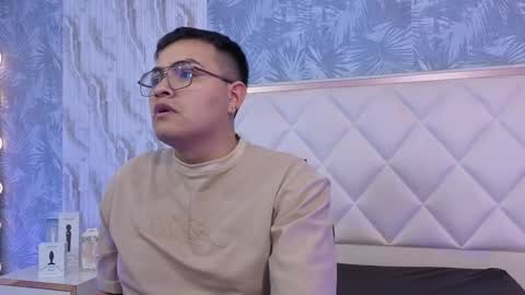 Snapshot of hades_tay chatting on 12-19-25, 11:39 hades online show from 12-19-25, 11:39