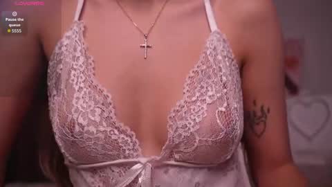 Snapshot of hadleynichols chatting on 06-30-26, 01:06 Hi Im Rebecca Glad to see you in my room PVT is open online show from 06-30-26, 01:06