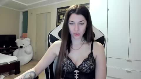 Snapshot of hailey_beauty chatting on 12-14-25, 04:23 Sk pe Anya388109 online show from 12-14-25, 04:23