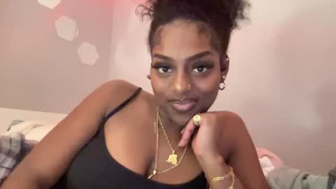 Snapshot of hailey_emma chatting on 07-30-26, 06:45 hailey online show from 07-30-26, 06:45