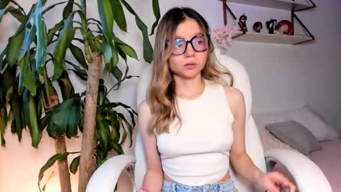 Snapshot of hailey_firee chatting on 01-12-26, 10:48 Hailey online show from 01-12-26, 10:48