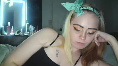 Hailey and d online show from 12-14-24, 02:01