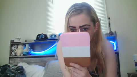 Hailey and d online show from 02-03-25, 07:52