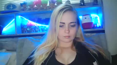 Hailey and d online show from 03-02-25, 11:09