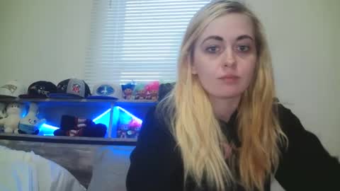 Hailey and d online show from 03-03-25, 11:24