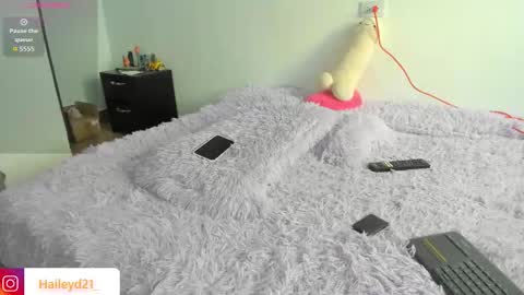 Hailey online show from 11-27-25, 11:45