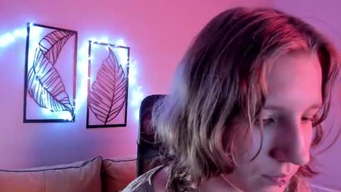 Hailey online show from 11-12-25, 09:21