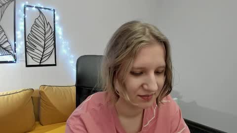 Snapshot of haileyfoxy chatting on 02-25-26, 12:15 Hailey online show from 02-25-26, 12:15